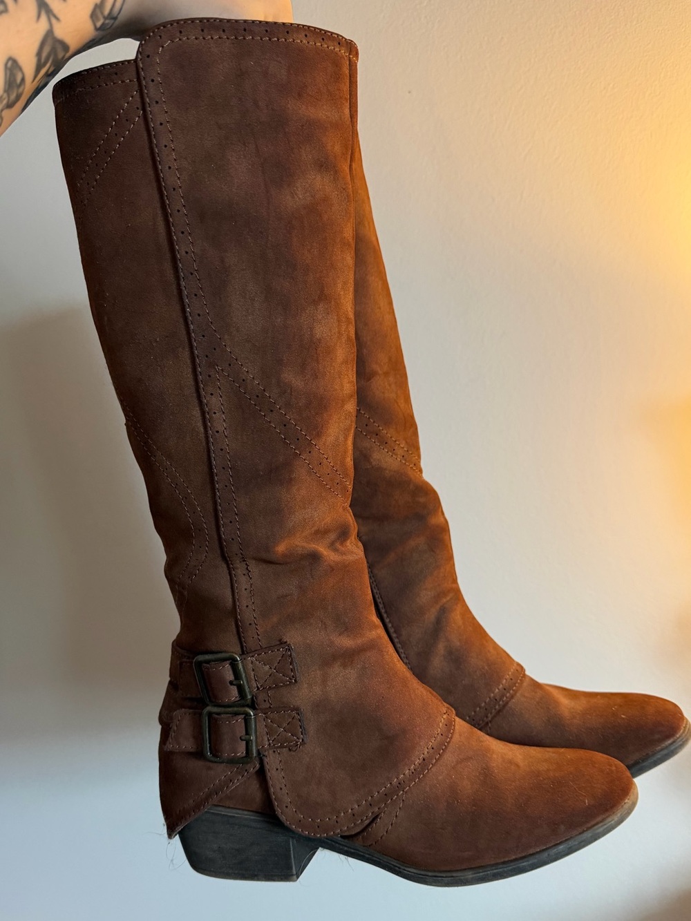 Women's Knee-High Suede  Boots - Brown
